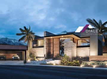 Casa · 700m² · 4 Recámaras · 3 Estacionamientos · Venta de Casa de 984 m² en Rincón de La Virgen (Sierra Alta) - Carretera Nacional en Monterrey