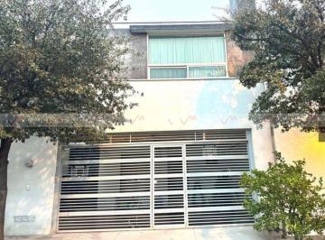 Casa · 205m² · 3 Recámaras · 2 Estacionamientos · Casa en Renta en Cumbres San Patricio