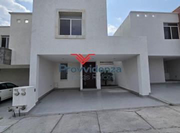 Casa de 3 habitaciones, León · Casa en Venta en Danubio Azul de 3 Recámaras con Baño Completo Cada Una, Al Norte de León, Gto.