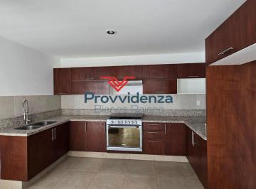 Casa de 3 habitaciones, León · Casa en Venta en Danubio Azul de 3 Recámaras con Baño Completo Cada Una, Al Norte de León, Gto.