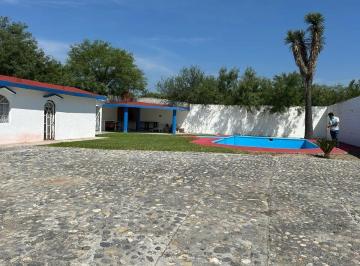 Quinta · 700m² · 2 Recámaras · 8 Estacionamientos · Quinta Valle de Salinas