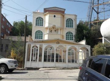 Casa de 4 habitaciones, Ixtapaluca · Casa de Lujo en Esquina con Seguridad, Jacuzzi y Estacionamiento Para 4 Autos
