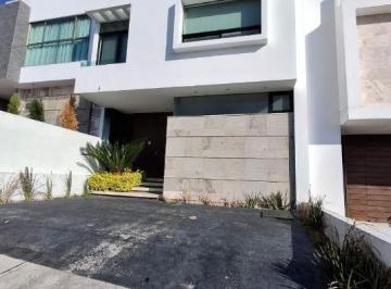 Casa de 3 habitaciones, Morelia · Casa en Renta Nueva 3 Rec 2 Baños Jardin en Coto Aguilas en Altozano Vistas de Altozano Moderna