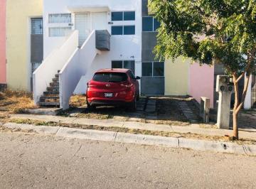 Casa · 52m² · 2 Recámaras · 1 Estacionamiento · Casa en Venta Xochitepec Morelos. Fraccionamiento Cumbres del Campestre. Homex
