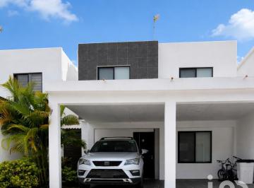 Casa · 149m² · 2 Recámaras · 2 Estacionamientos · Casa en Venta Privada Flor Idilia en Conkal, Yucatan