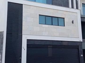 Casa de 3 habitaciones, Monterrey · Casa en Venta en Monterrey