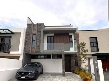 Casa · 246m² · 4 Recámaras · 3 Estacionamientos · Casa en Venta en El Nuevo Refugio