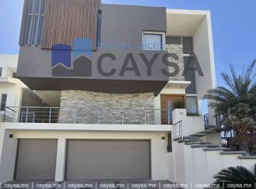 Casa · 486m² · 3 Recámaras · 3 Estacionamientos · Casa en Venta en Zona Valles (Calefacción Radiante)
