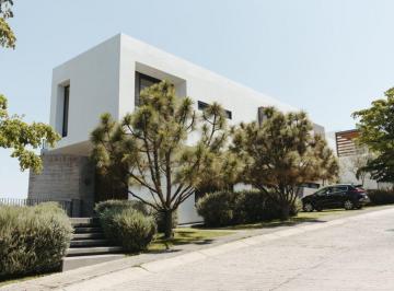 Casa de 4 habitaciones, Zapopan · Se Vende Casa en Campo Lago