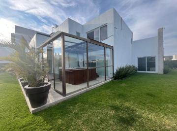 Casa de 4 habitaciones, Querétaro · Casa en Renta en El Campanario, Qro