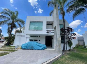 Casa de 5 habitaciones, Celaya · Se Vende Casa a Precio de Oportunidad en Riberas del Campestre