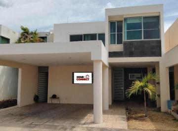Casa · 3 Recámaras · 2 Estacionamientos · Se Renta Casa Amueblada, Altabrisa, Mérida Yucatán