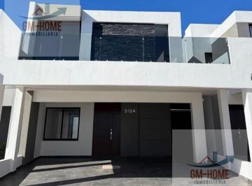 Casa · 300m² · 3 Recámaras · 2 Estacionamientos · Casa en Veta en Sonterra I
