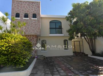Casa en condominio de 3 habitaciones, Tlajomulco de Zúñiga · Casa en Renta Santa Anita, Cerca Frac. del Pilar, Condominio Los Naranjos