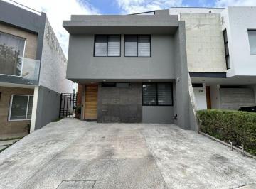 Casa de 3 habitaciones, Tlajomulco de Zúñiga · Venta Casa en Bosque de Santa Anita Tlajomulco Jalisco