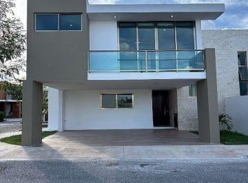 Casa de 2 habitaciones, Mérida · Casa con Paneles Solares en Renta en Merida, Yucatan en Altabrisa