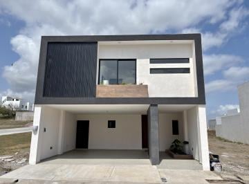 Casa · 240m² · 3 Recámaras · 2 Estacionamientos · Casa Venta Nueva Lista!, 3 Rec. 2 Estac. Equipada, Punto Lomas, Riv. Veracruzana Veracruz