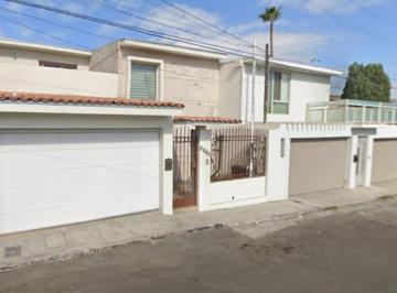 Casa en Venta de 4 habitaciones Las Palmas · Se Vende Casa en Col. Las Plamas, Tijuana