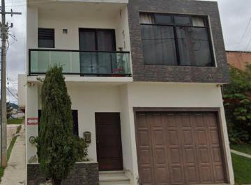 Casa de 3 habitaciones, San Cristóbal de las Casas · Venta de Casa de Cuarzo Bosques del Pedregal Chiapas