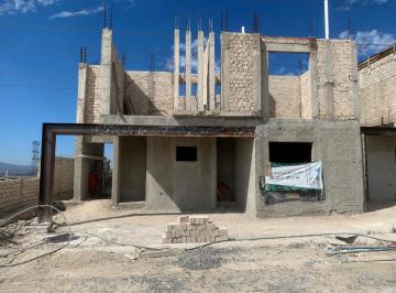 Casa de 4 habitaciones, El Arenal · Proyecto Residencial Listo Para Terminar
