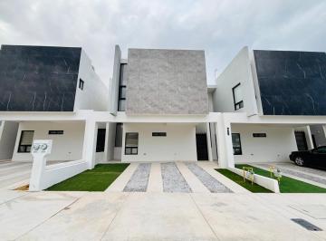Casa · 1m² · 3 Recámaras · 2 Estacionamientos · Casa en Renta Residencial Alcázares