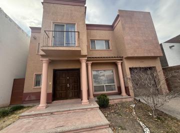 Casa · 332m² · 3 Recámaras · 2 Estacionamientos · Casa en Venta Cumbres V