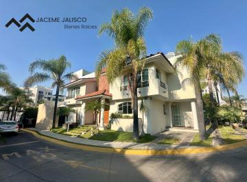 Casa en condominio de 3 habitaciones, Zapopan · Casa en Venta Coto Rinconada del Parque - Parque Metropolitano