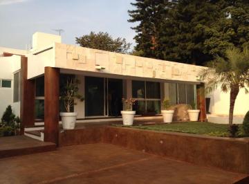 Casa · 380m² · 3 Recámaras · 3 Estacionamientos · Casa en Renta y Venta