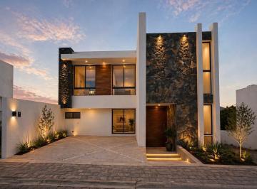 Casa · 215m² · 3 Recámaras · 2 Estacionamientos · Casa en Venta en Fraccionamiento Farasi, Haras del Bosque, Puebla