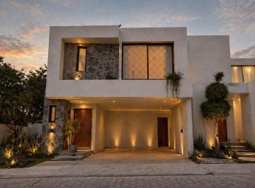 Casa · 232m² · 3 Recámaras · 2 Estacionamientos · Casa en Venta en Fraccionamiento Farasi, Haras del Bosque, Puebla