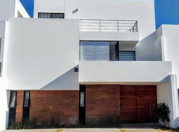 da9f46b2201591cf7d21e03fea4ddd7e68c839fadab695c9a5a3bfd68172fd68 · Casa a La Venta Juriquilla La Condesa