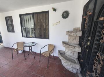 Casa · 220m² · 4 Recámaras · 1 Estacionamiento · Casa en Riberas del Río