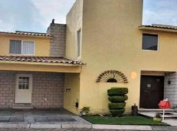 Casa de 3 habitaciones, Metepec · Casa con 240 m² Superficie de Terreno y 3 Recámaras en Venta, Metepec