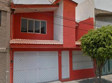 Casa de 4 habitaciones, Nezahualcóyotl · Casa en Nezahualcoyotl, Cerca D Escuela, Hospitales, Centro Comercial y Vias Rapidas
