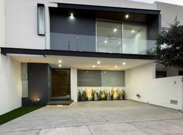 56230072993fcc73cbb958fb94b047b051e516f2f67e9a6ec23cbbce351a799b · Casa en Renta en Loreta 2