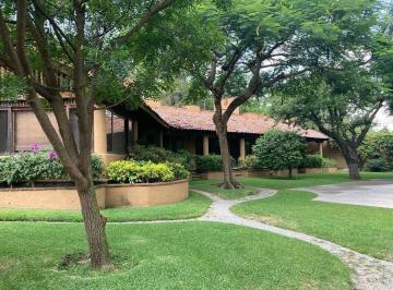 Casa · 600m² · 6 Recámaras · 5 Estacionamientos · Casa en Pueblo José G Parres
