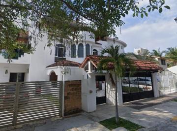 Casa de 4 habitaciones, Puerto Vallarta · Venta de Casa en Jalisco Puerto Vallarta Marina Vallarta