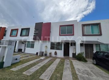 Casa · 124m² · 3 Recámaras · 2 Estacionamientos · Renta Casa Fraccionamiento, Zona Cuautlancingo!