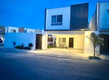 Casa de 3 habitaciones, García · Casa con Alberca en Esquina en Venta Aura Residencial