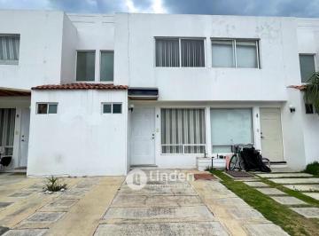 Casa · 68m² · 2 Recámaras · 2 Estacionamientos · Casa en Venta en Fraccionamiento Hacienda El Palmar, San Juan Cuautlancingo, Puebla.