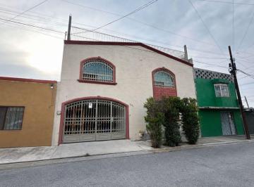 Casa de 3 habitaciones, Saltillo · Oportunidad Casa Céntrica y Amplia en Venta en Col. Topochico