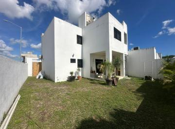 Casa · 22 Recámaras · 3 Estacionamientos · Casa en Cancún Centro