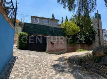Casa · 340m² · 3 Recámaras · 2 Estacionamientos · Casa en Venta en Xochitepetl Tepepan