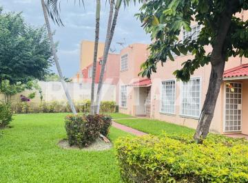 Casa · 76m² · 3 Recámaras · 1 Estacionamiento · Casa en Venta en Acapulco Diamante por Menos de 1 Millón | Fracc. Las Gaviotas Oportunidad de Invers
