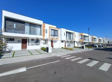 Casa en condominio · 126m² · 3 Recámaras · 2 Estacionamientos · Casa en San Isidro Juriquilla - (4)