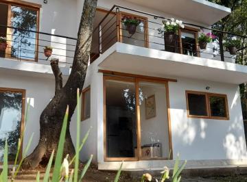 Casa · 331m² · 4 Recámaras · 1 Estacionamiento · Casa en Renta - (4)