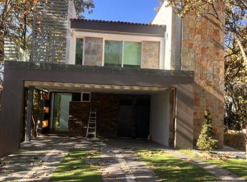 Casa · 316m² · 3 Recámaras · 4 Estacionamientos · Casa en Venta en El Cielo Country Club - (4)