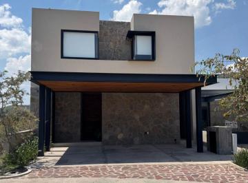 Casa de 3 habitaciones, Querétaro · Casa Amueblada en Renta Ubicada en El Fraccionamiento Altozano