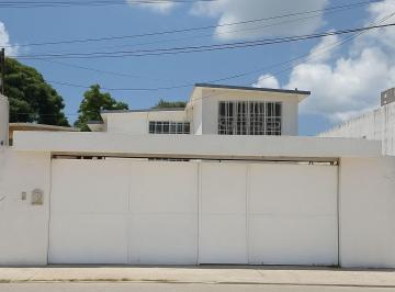 Casa · 270m² · 4 Recámaras · 6 Estacionamientos · Casa Col. Unidad Nacional