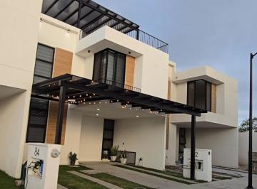 Casa · 197m² · 5 Recámaras · 2 Estacionamientos · Casa en Venta